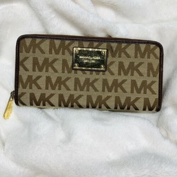 MICHAEL KORS WOMEN'S LOGO ZIP AROUND CLUTCH WALLET - Picture 1 of 8